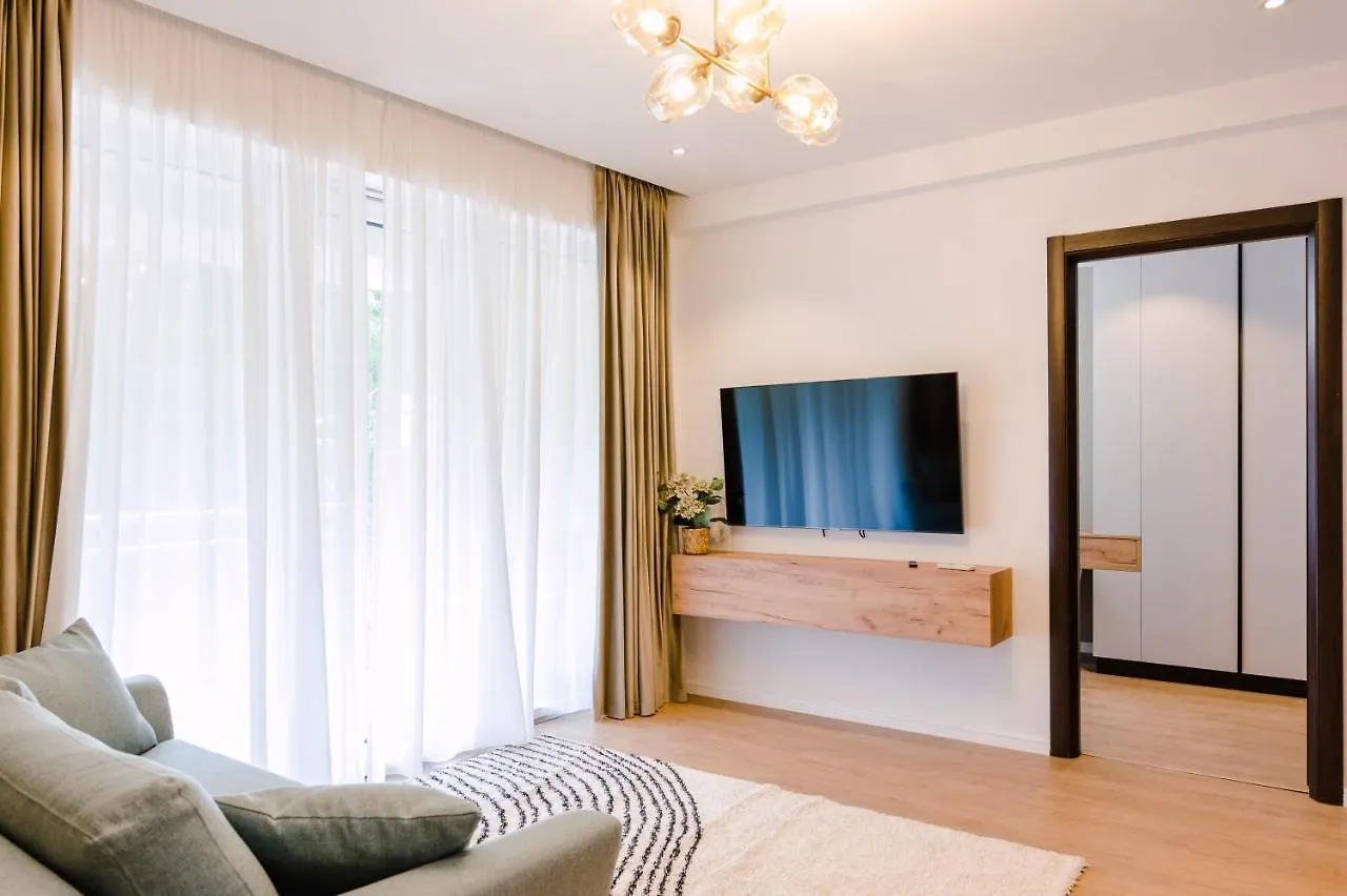 Moon Suite Sevastopol Bükreş 0*,  Romanya
